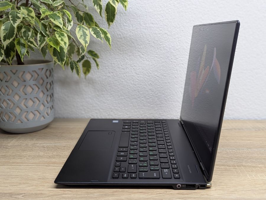 Ноутбук Б/В Toshiba Portege X20W-E, Intel Core i5-8350U, DDR3 16 GB, SSD 128GB, 12.5" Full HD Сенсор [ProductHub SKU T95]