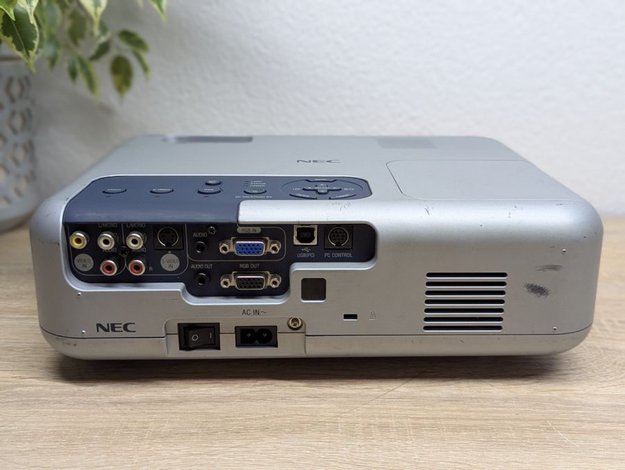 Б/В Проєктор NEC VT460 [ProductHub SKU VT460]