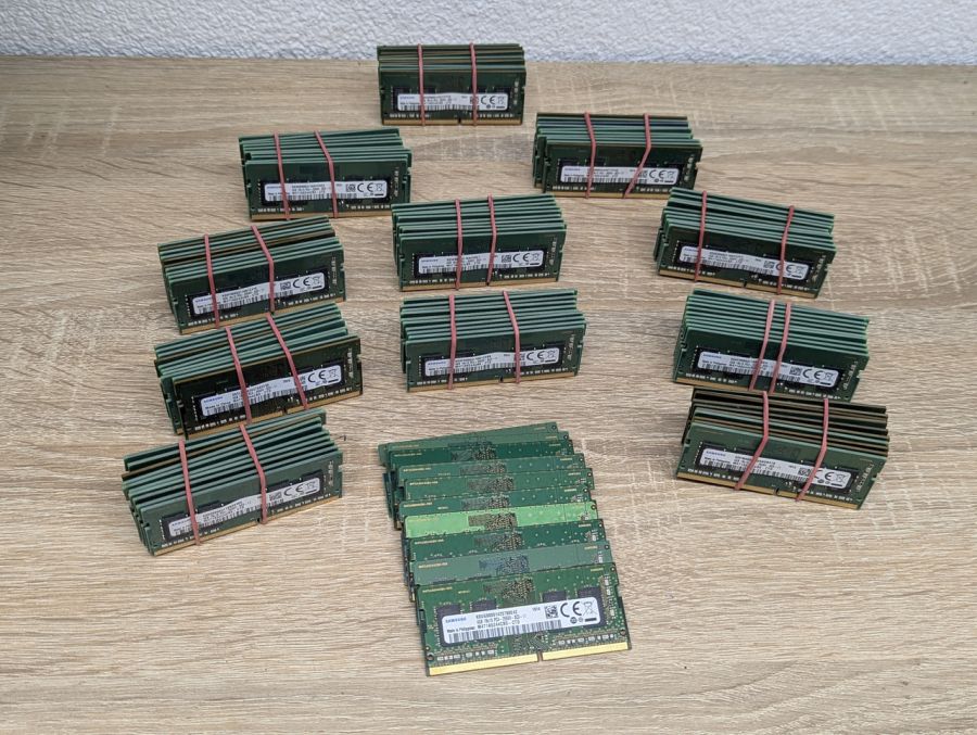 Б/В Оперативна пам'ять Samsung DDR4 4gb / 2666MHz [ProductHub SKU Samsung-DDR4]
