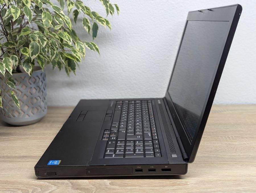 Уцінка! Ноутбук Б/В Dell Precision M6800, Intel Core i7-4810MQ, DDR3 32 GB, SSD 360GB, NVIDIA Quadro K4100 4Gb, 17" Full HD [ProductHub SKU Dell341]