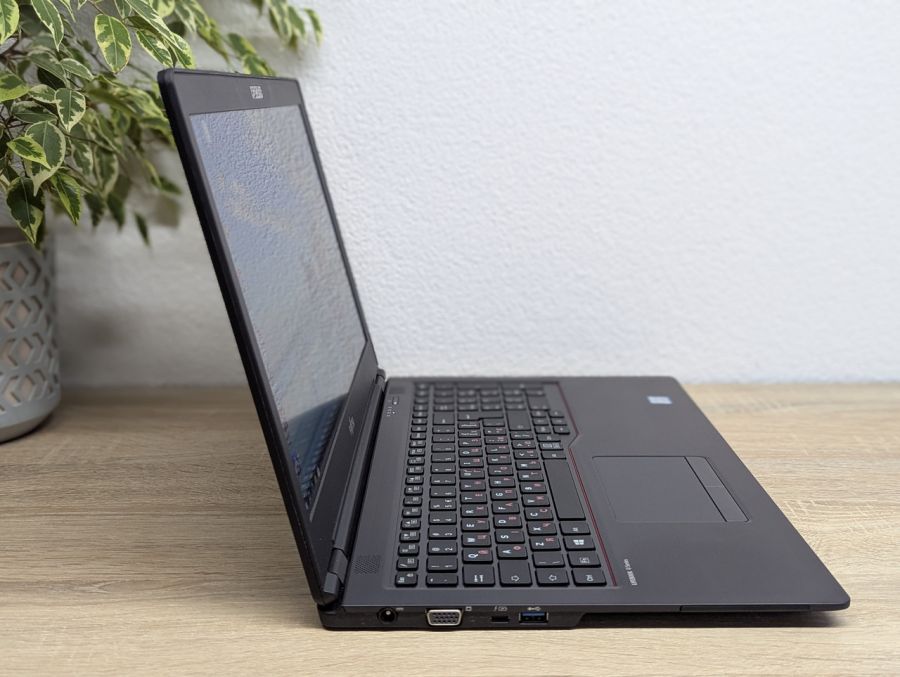 Уцінка! Ноутбук Б/В Fujitsu U759, Intel Core i5-8265U, DDR4 16 GB, SSD 256GB, 15.6" Full HD [ProductHub SKU F205]