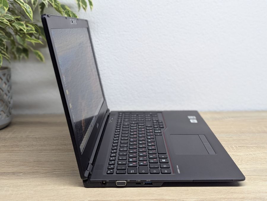 Уцінка! Ноутбук Б/В Fujitsu LifeBook U7510, Intel Core i5-10210U, DDR4 16 GB, SSD 256GB, 15" Full HD [ProductHub SKU F211]
