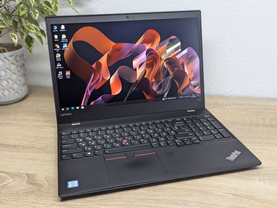 Ноутбук Б/В Lenovo ThinkPad T570, Intel Core i5-6300U, DDR4 16 GB, SSD 128GB, 15.6" Full HD [ProductHub SKU L306]