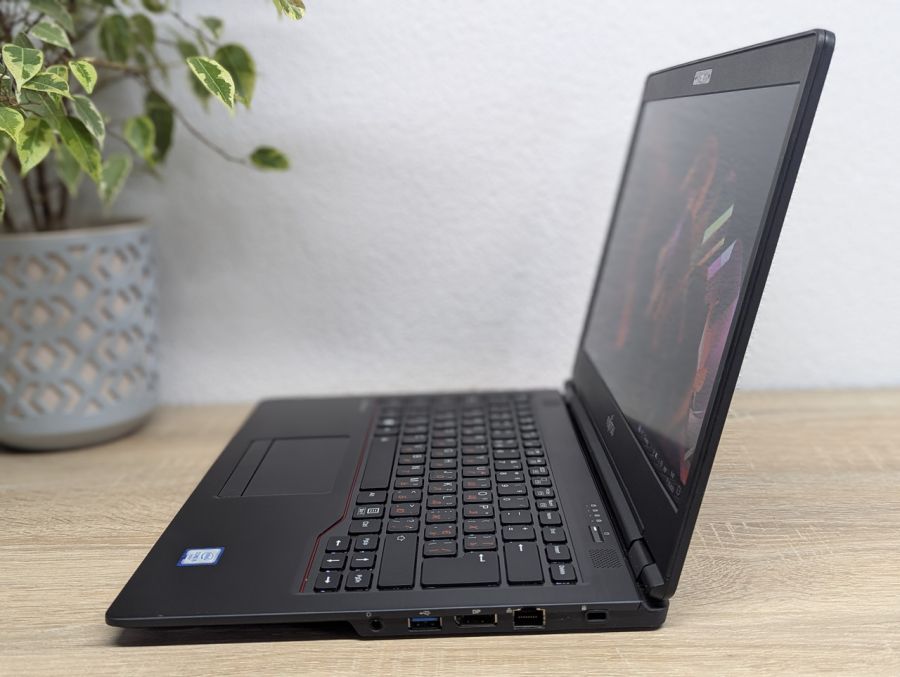 Ноутбук Б/В Fujitsu U747, Intel Core i5-6200U, DDR4 8 GB, SSD 256GB, 14" Full HD [ProductHub SKU F161]