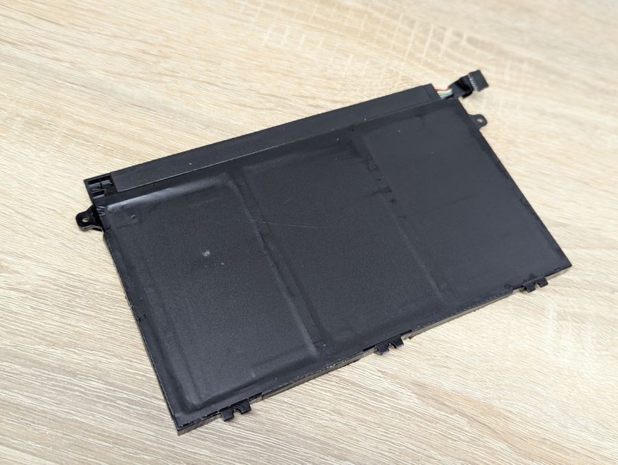 Б/В Акумуляторна батарея Lenovo L17L3P51