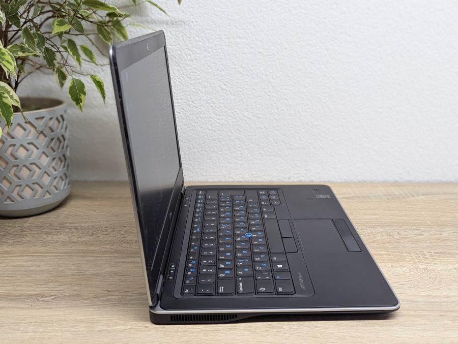 Уцінка! Ноутбук Б/В Dell Latitude E7440, Intel Core i5-4300U, DDR3 8 GB, SSD 128GB, 14" Full HD [ProductHub SKU Dell370]