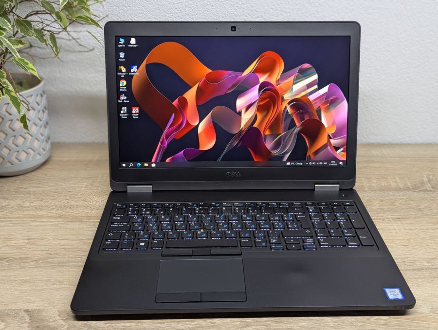 Ноутбук Б/В Dell Latitude E5570, Intel Core i5-6300U, DDR4 8 GB, SSD 128GB, 15.6" Full HD [ProductHub SKU Dell377]