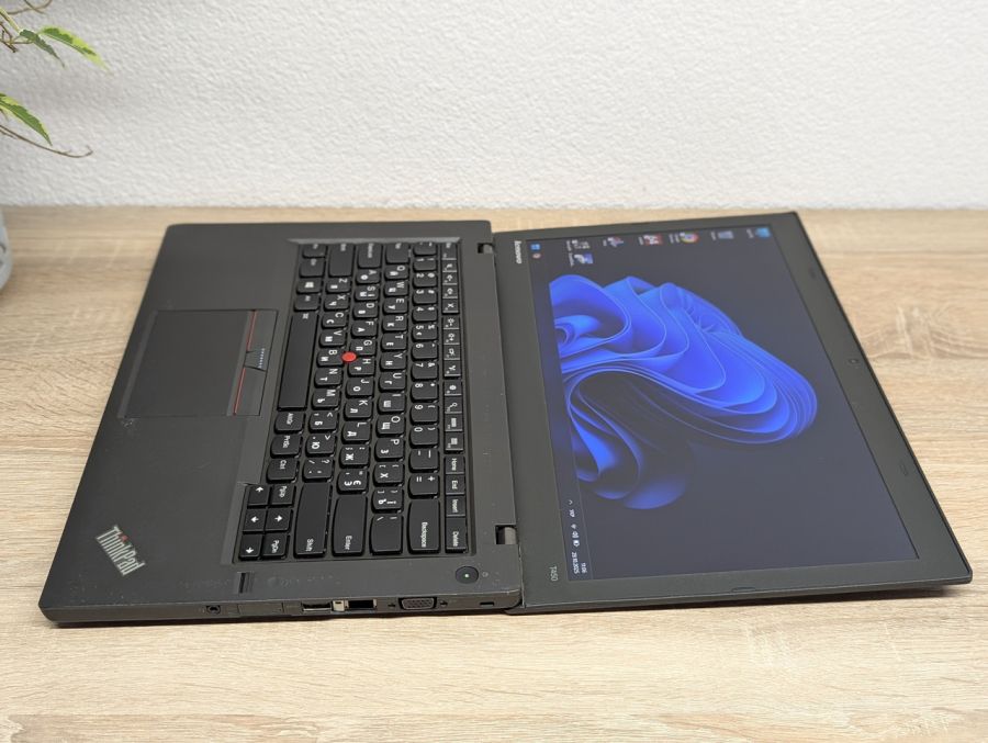 Уцінка! Ноутбук Б/В Lenovo ThinkPad T450, Intel Core i5-5200U, DDR3 8 GB, SSD 128GB, 14" Full HD [ProductHub SKU L315]