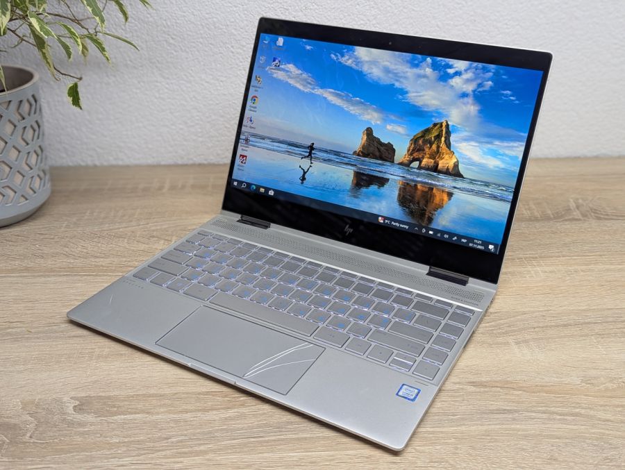 Уцінка! Ноутбук Б/В HP Spectre X360, Intel Core i5-8250U, DDR3 8 GB, SSD 256GB, 14" Full HD Сенсор [ProductHub SKU HP639]