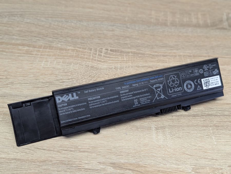 Б/В Оригінальна акумуляторна батарея Dell 04D3C