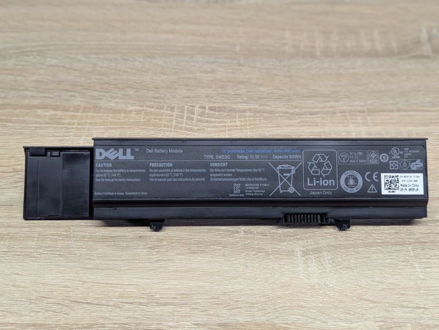 Б/В Оригінальна акумуляторна батарея Dell 04D3C