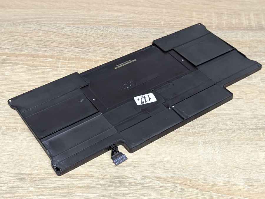 Б/В Акумулятор Apple A1496 [ProductHub SKU Apple-20]