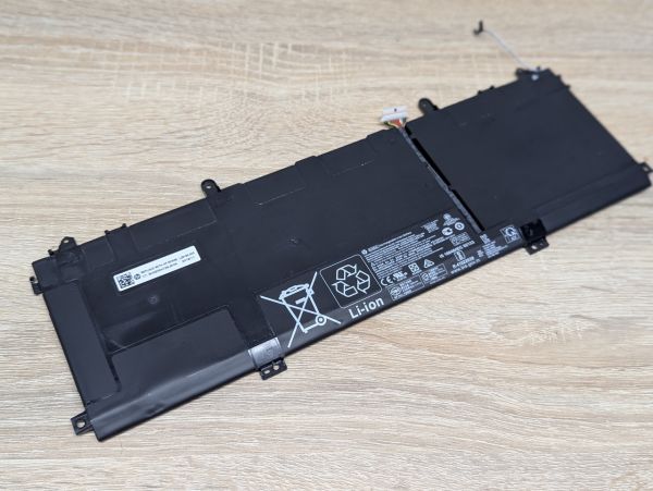 Б/В Оригінальна акумуляторна батарея HP SU06XL [ProductHub SKU SU06XL]