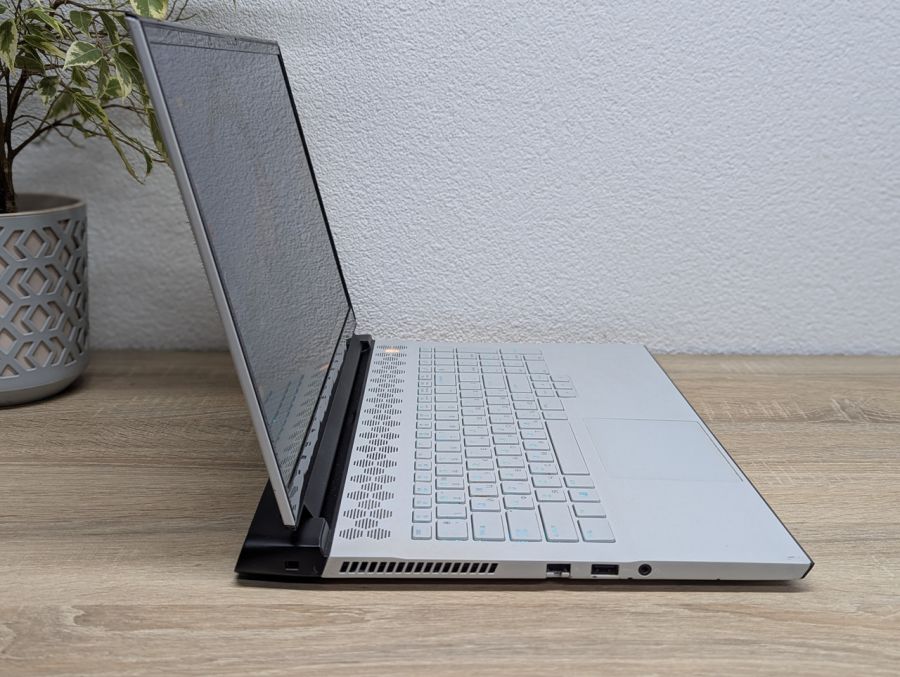 Ноутбук Б/В Alienware M17 R3, Intel Core i7-10750H, DDR3 16 GB, SSD 512GB, NVIDIA GeForce RTX 2070 8Gb, 17" Full HD [ProductHub SKU Ali-m17R3]