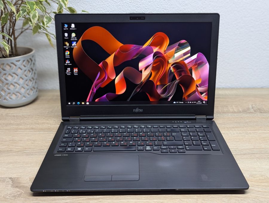 Ноутбук Б/В Fujitsu U758, Intel Core i5-8250U, DDR4 16 GB, SSD 256GB, 15.6" Full HD [ProductHub SKU F216]