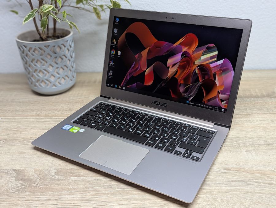 Ноутбук Б/В ASUS Zenbook UX303UB, Intel Core i5-6200U, DDR3 12 GB, SSD 256GB, NVIDIA GeForce 940M 2Gb, 13" Full HD [ProductHub SKU Asus144]