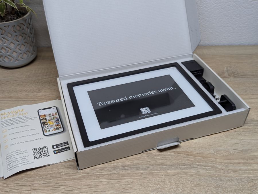 Новий Цифрова фоторамка Skylight Frame 100-FRM [ProductHub SKU 100-FRM]