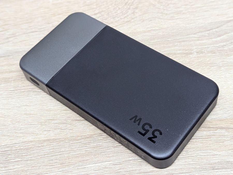 Новий Портативний зарядний пристрій NOBIS Power Bank 35 Вт [ProductHub SKU Nobis]