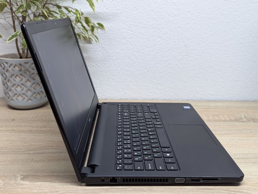 Ноутбук Б/В Dell Vostro 3559, Intel Core i5-6200U, DDR3 8 GB, SSD 128GB, 15.6" HD [ProductHub SKU Dell446]