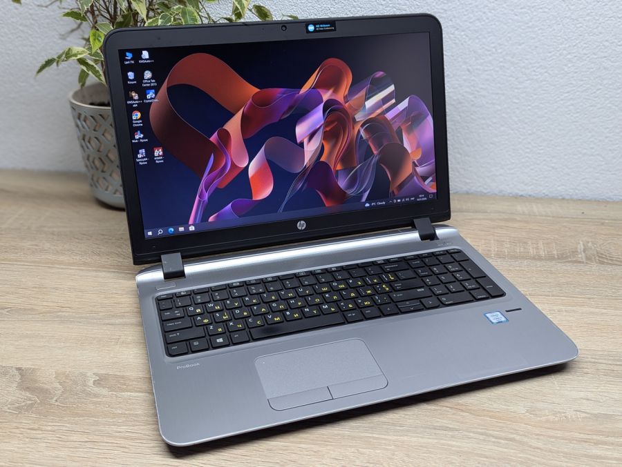 Уцінка! Ноутбук Б/В HP ProBook 450 G3, Intel Core i7-6500U, DDR3 8 GB, SSD 256GB, 15.6" Full HD