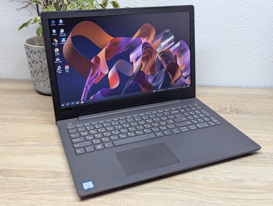 Ноутбук Б/В Lenovo V130-15IKB, Intel Core i5-8250U, DDR4 8 GB, SSD 256GB, 15.6" Full HD [ProductHub SKU L397]