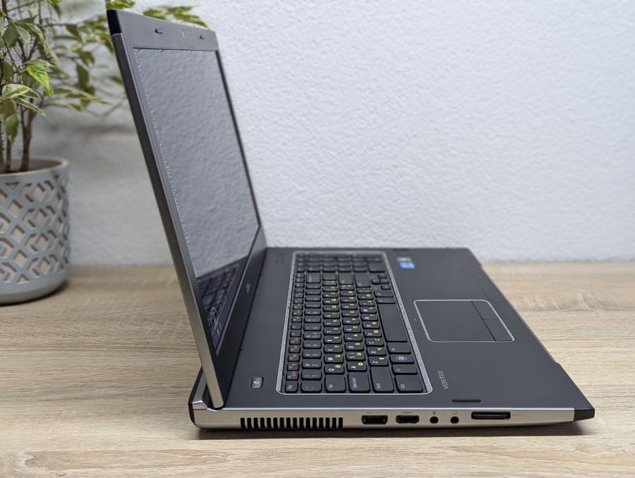 Уцінка! Ноутбук Б/В Dell Vostro 3750, Intel Core i3-2310M, DDR3 8 GB, SSD 128GB, 17.3" HD [ProductHub SKU Dell453]