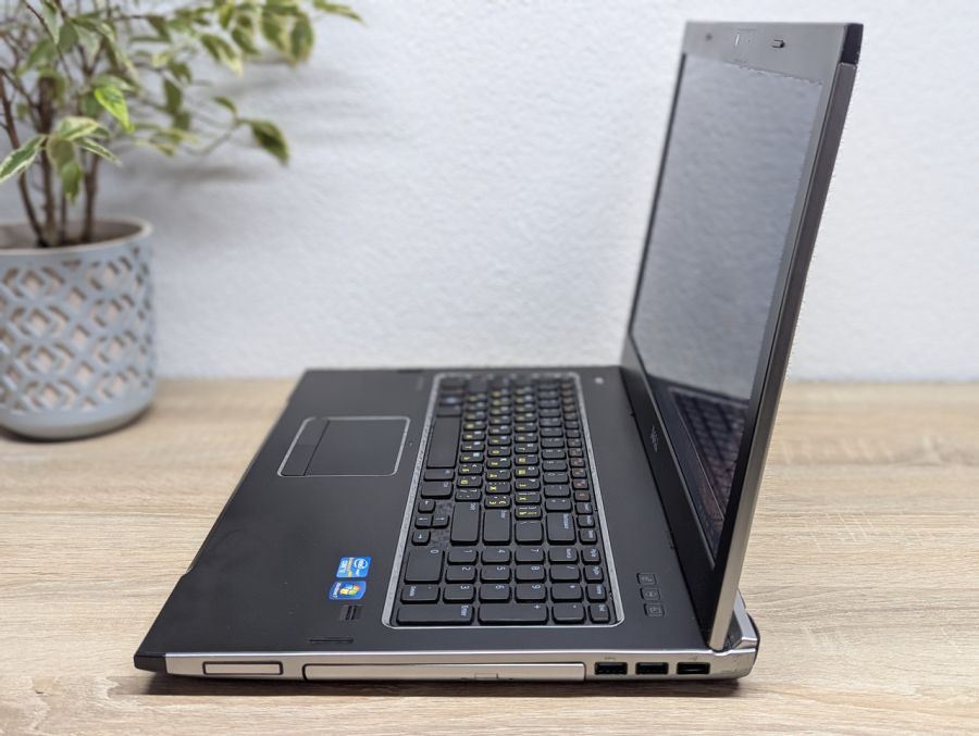 Уцінка! Ноутбук Б/В Dell Vostro 3750, Intel Core i3-2310M, DDR3 8 GB, SSD 128GB, 17.3" HD [ProductHub SKU Dell453]