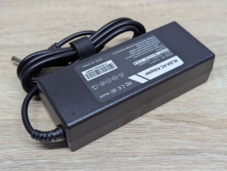 Б/В Новий Блок живлення 19 V 4.74A розмір 5.5х2.5 [ProductHub SKU G-XHH11]