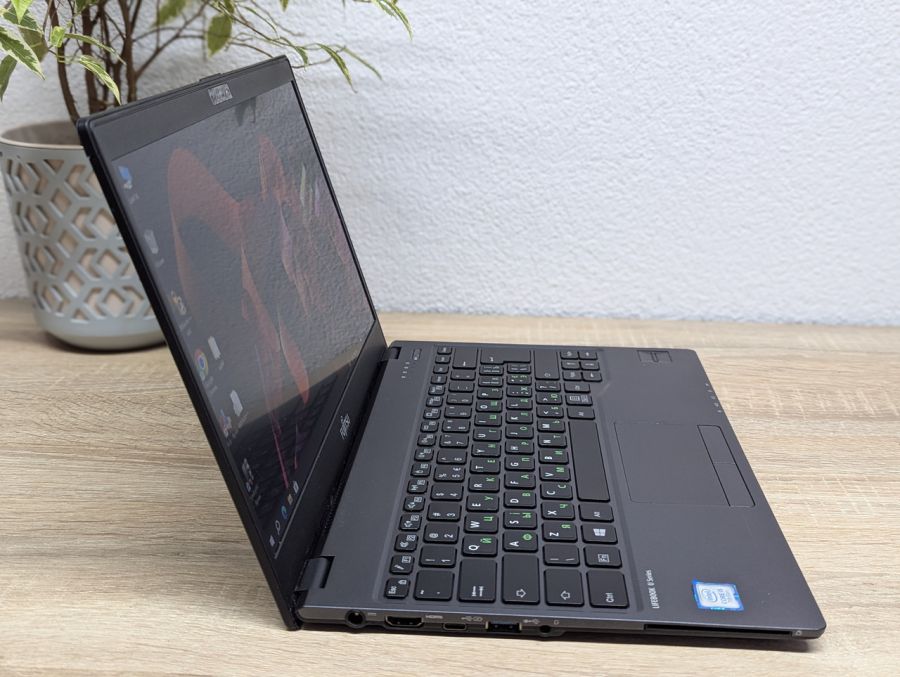 Ноутбук Б/В Fujitsu U937, Intel Core i5-7200U, DDR4 8 GB, SSD 256GB, 13" Full HD [ProductHub SKU F233]