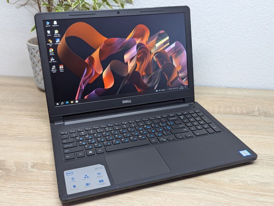 Уцінка! Ноутбук Б/В Dell Vostro 15-3568, Intel Core i3-7100U, DDR4 8 GB, SSD 256GB, 15.6" Full HD [ProductHub SKU Dell464]
