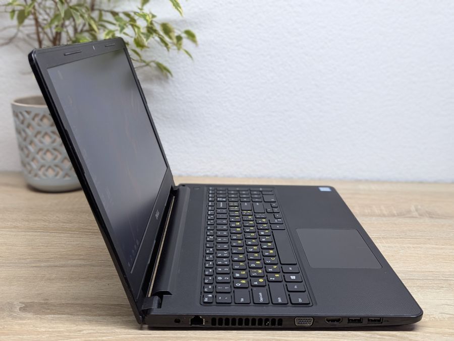 Ноутбук Б/В Dell Vostro 15-3568, Intel Core i5-7200U, DDR4 8 GB, SSD 128GB, 15.6" HD [ProductHub SKU Dell529]