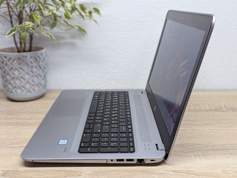 Уцінка! Ноутбук Б/В HP ProBook 450 G4, Intel Core i5-7200U, DDR4 8 GB, SSD 128GB + SSD 1TB, 15.6" HD [ProductHub SKU HP722]