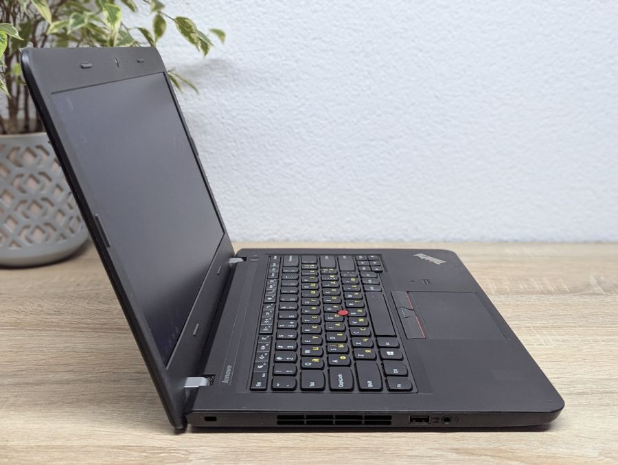 Ноутбук Б/В Lenovo ThinkPad E450, Intel Core i5-5200U, DDR3 8 GB, SSD 128GB, 14" HD [ProductHub SKU L408]