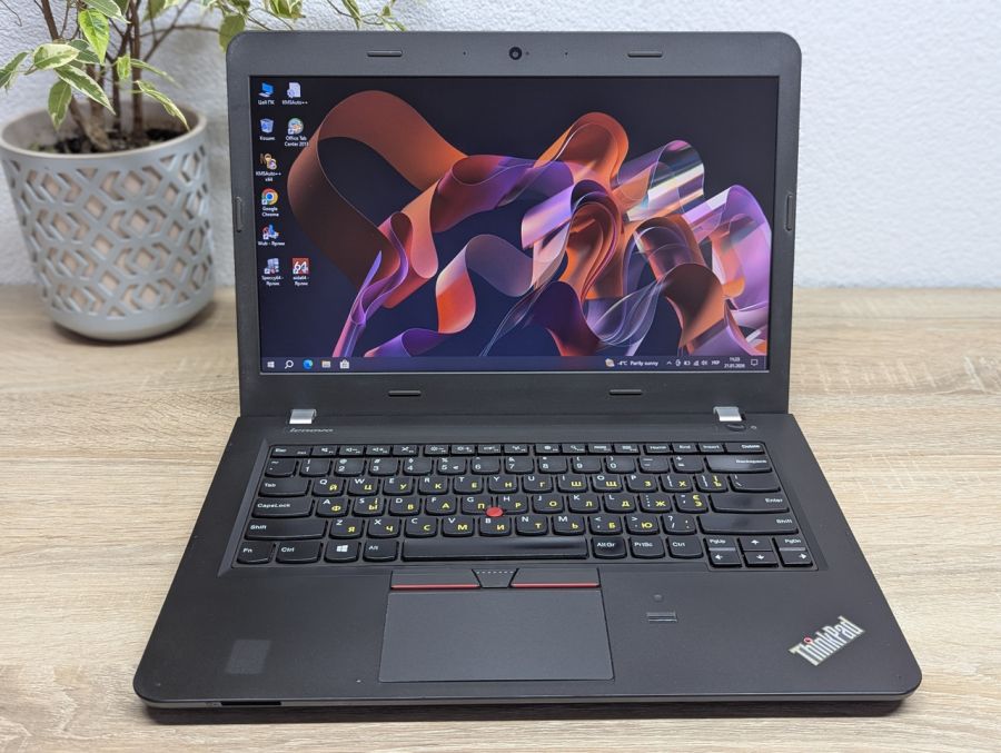 Ноутбук Б/В Lenovo ThinkPad E450, Intel Core i5-5200U, DDR3 8 GB, SSD 128GB, 14" HD [ProductHub SKU L408]