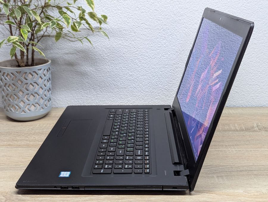 Ноутбук Б/В Lenovo IdeaPad 300-17ISK, Intel Core i5-6200U, DDR3 8 GB, SSD 256GB, 17.3" HD [ProductHub SKU L414]