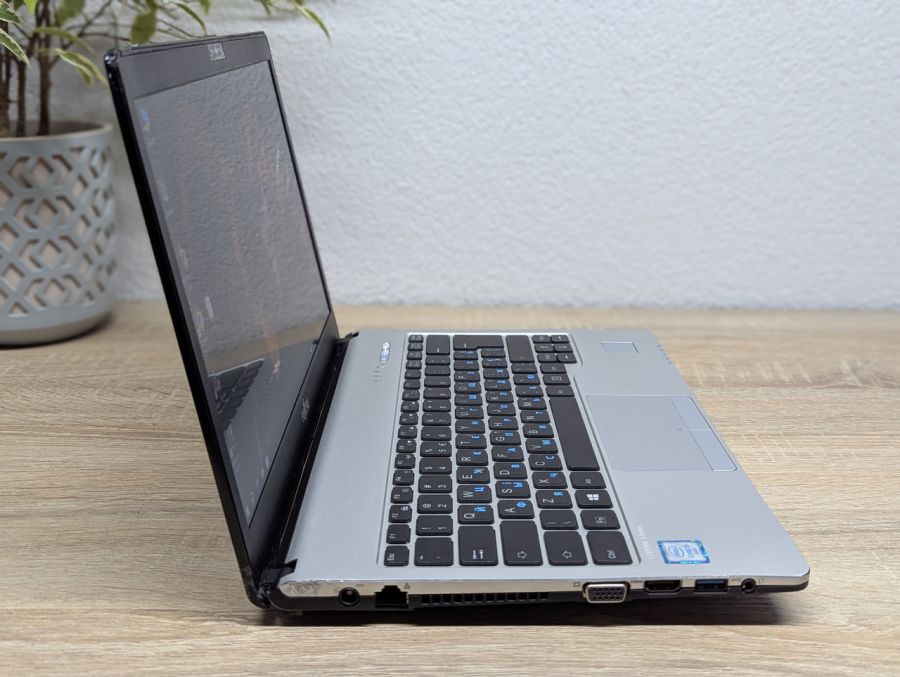 Уцінка! Ноутбук Б/В Fujitsu S936, Intel Core i5-6200U, DDR4 4 GB, SSD 128GB, 13" Full HD [ProductHub SKU F237]
