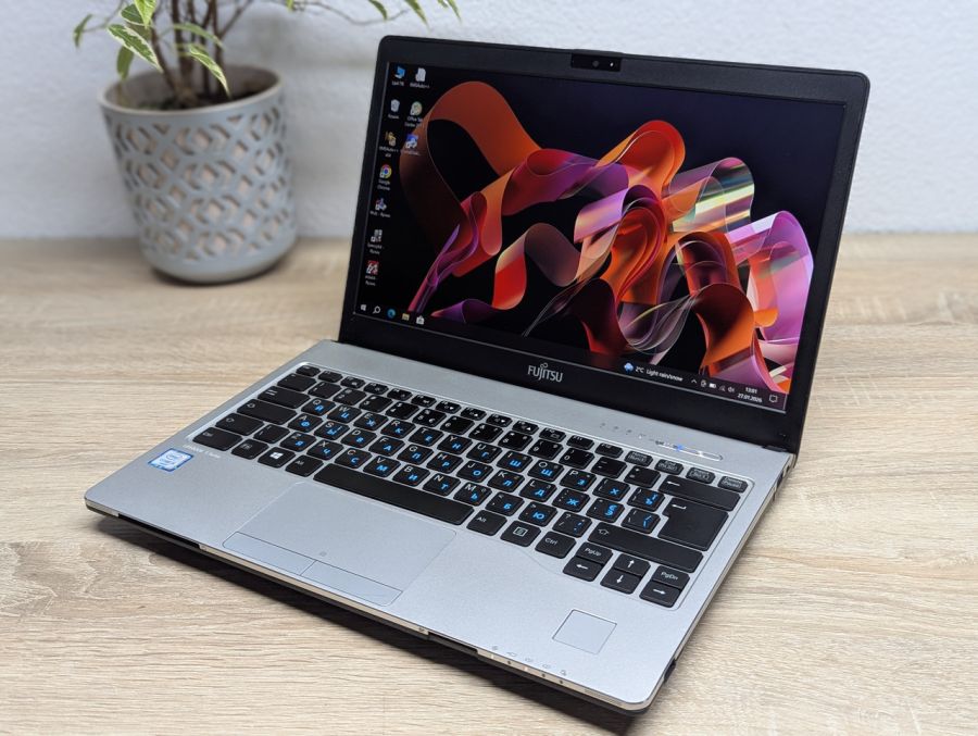 Уцінка! Ноутбук Б/В Fujitsu S936, Intel Core i5-6200U, DDR4 4 GB, SSD 128GB, 13" Full HD [ProductHub SKU F239]