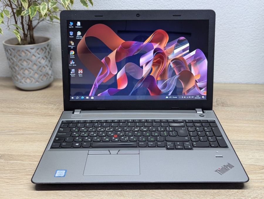Ноутбук Б/В Lenovo ThinkPad E570, Intel Core i5-7200U, DDR4 8 GB, SSD 128GB, 15.6" HD [ProductHub SKU L421]