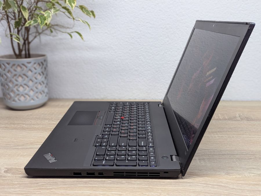 Уцінка! Ноутбук Б/В Lenovo ThinkPad T560, Intel Core i5-6200U, DDR3, SSD 128GB, 15.6" Full HD [ProductHub SKU L430]