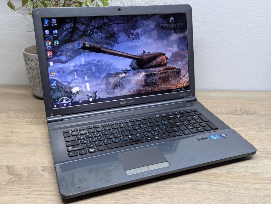 Ноутбук Б/В Samsung NP-RC720, Intel Core i3-2310M, DDR3 8 GB, HDD 500GB, NVIDIA GeForce GT 520M 1Gb, 17.3" [ProductHub SKU S16]