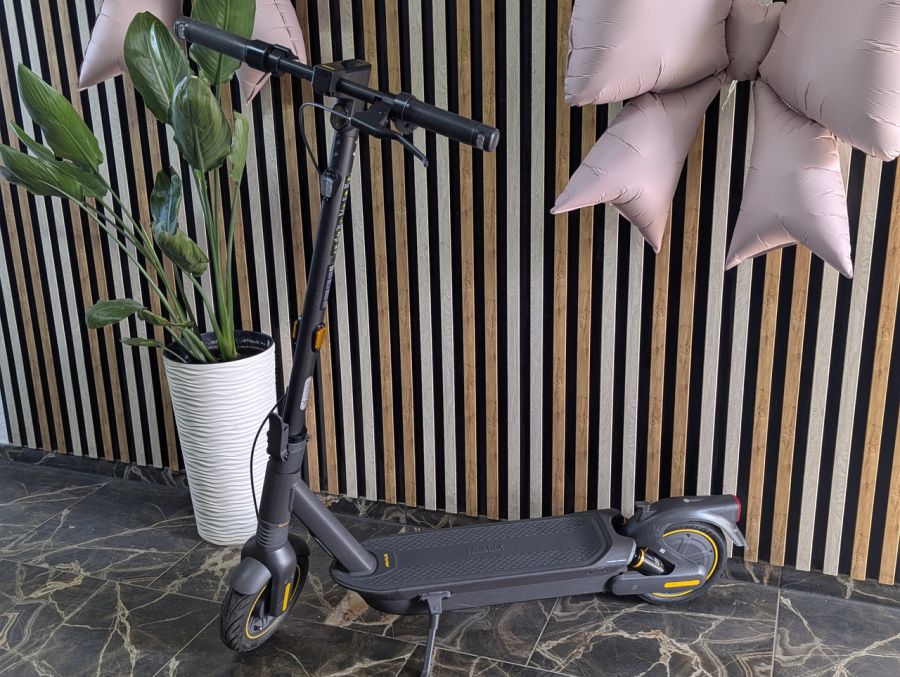 Б/В Електросамокат Ninebot KickScooter Max G2 модель 051501E [ProductHub SKU 051501E]