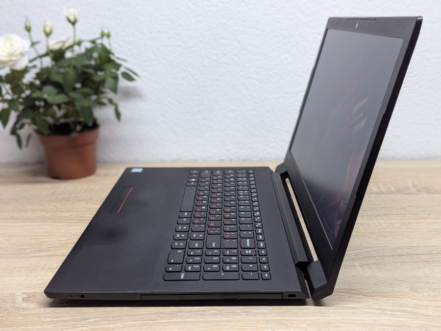 Уцінка! Ноутбук Б/В Lenovo V110, Intel Core i3-6006U, DDR4 8 GB, SSD 128GB, 15.6" HD [ProductHub SKU L15]