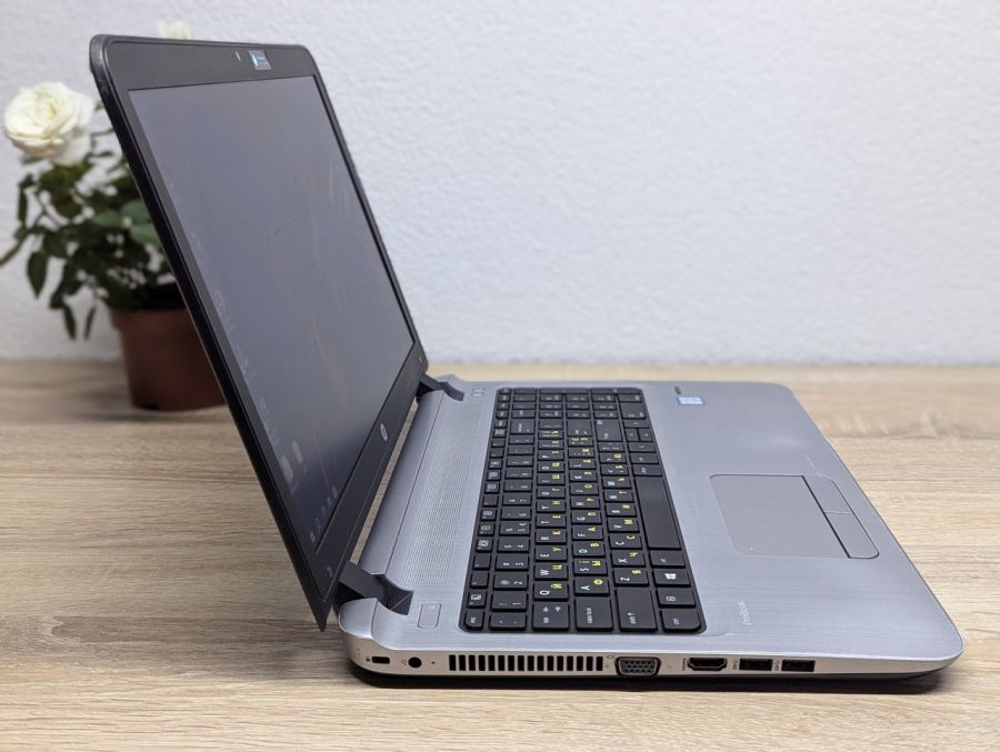 Уцінка! Ноутбук Б/В HP ProBook 450 G3, Intel Core i5-6200U, DDR3 8 GB, SSD 128GB, 15.6" HD [ProductHub SKU HP792]