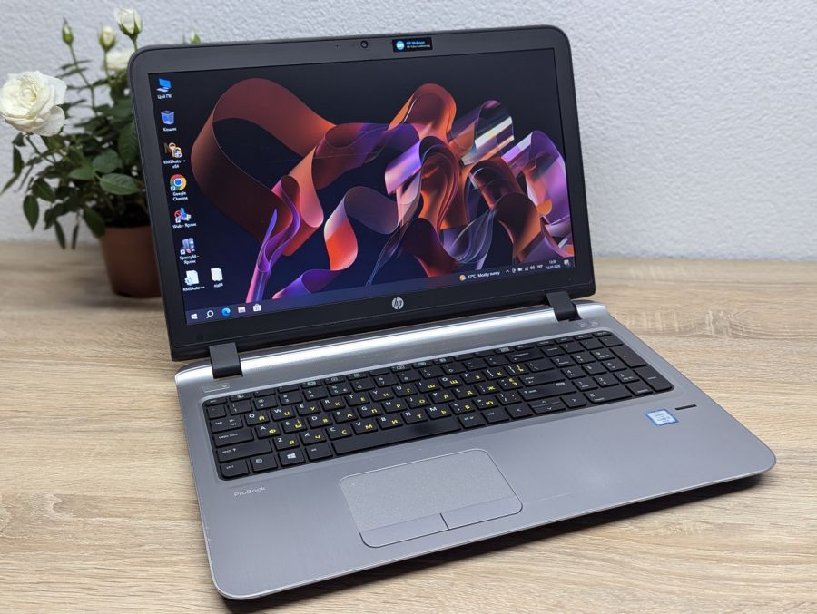 Уцінка! Ноутбук Б/В HP ProBook 450 G3, Intel Core i5-6200U, DDR3 8 GB, SSD 128GB, 15.6" HD [ProductHub SKU HP792]