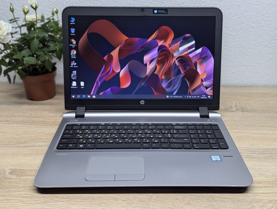 Уцінка! Ноутбук Б/В HP ProBook 450 G3, Intel Core i5-6200U, DDR3 8 GB, SSD 128GB, 15.6" HD [ProductHub SKU HP792]