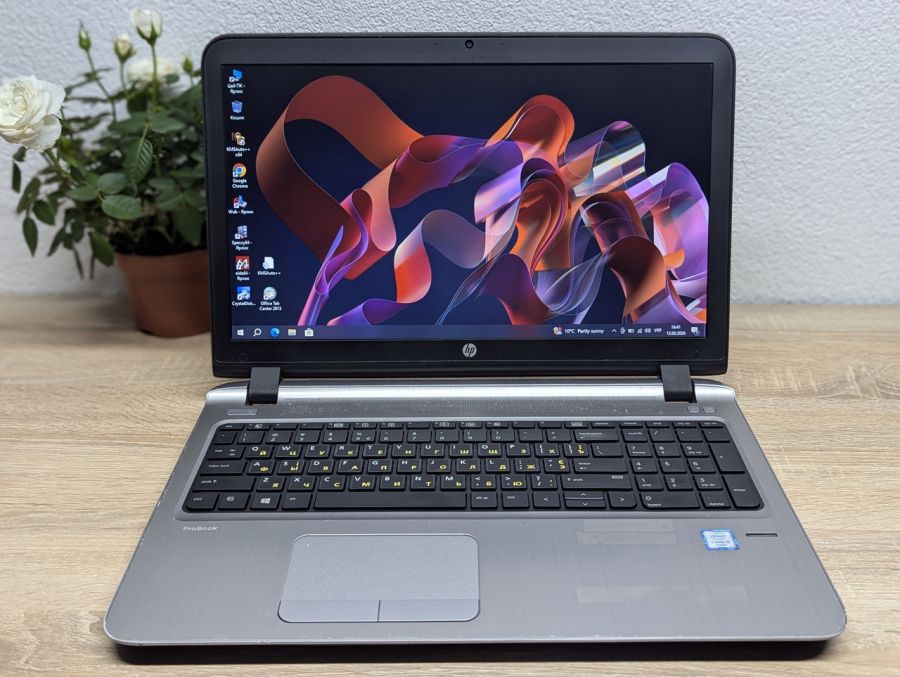 Уцінка! Ноутбук Б/В HP ProBook 450 G3, Intel Core i5-6200U, DDR3 8 GB, SSD 128GB, 15.6" HD [ProductHub SKU HP796]