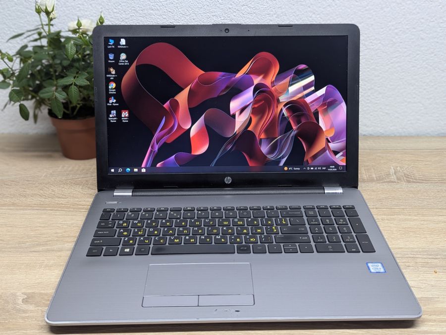 Уцінка! Ноутбук Б/В HP 250 G6, Intel Core i3-7020U, DDR4 8 GB, SSD 128GB, 15.6" Full HD [ProductHub SKU HP797]