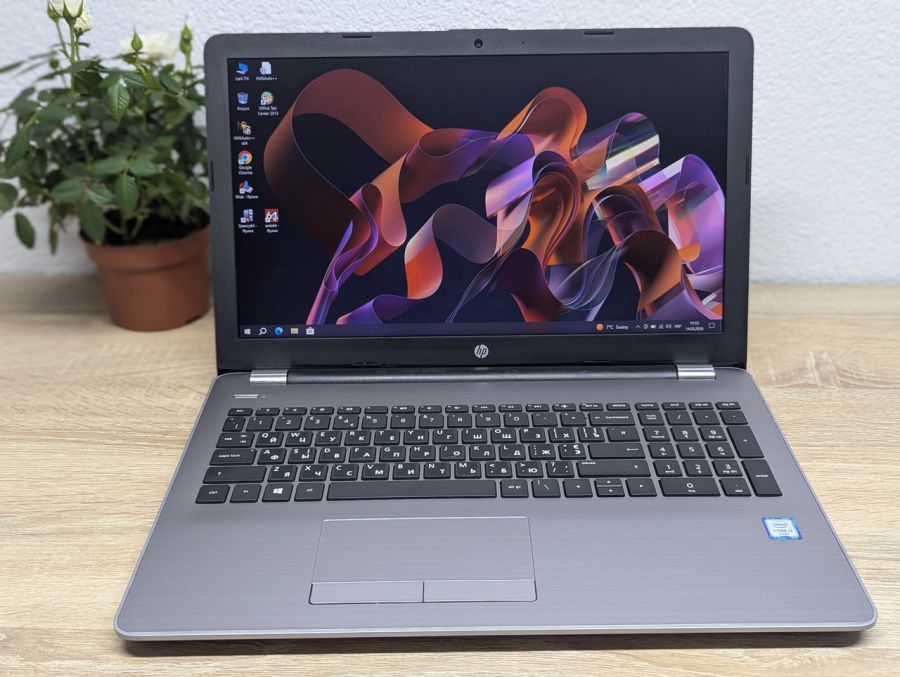 Уцінка! Ноутбук Б/В HP 250 G6, Intel Core i3-6006U, DDR4 8 GB, SSD 128GB, 15.6" Full HD [ProductHub SKU HP799]