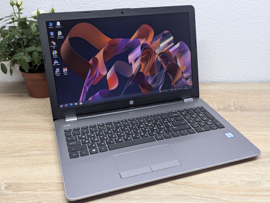 Уцінка! Ноутбук Б/В HP 250 G6, Intel Core i3-6006U, DDR4 8 GB, SSD 128GB, 15.6" Full HD [ProductHub SKU HP799]