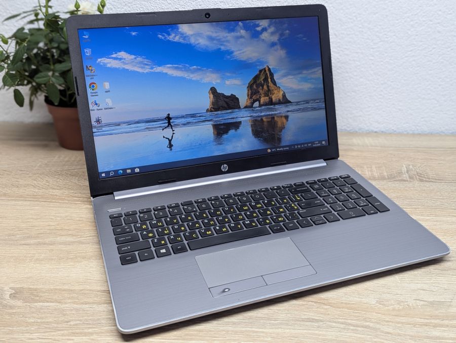 Уцінка! Ноутбук Б/В HP Notebook 255 G7, AMD Ryzen 3 3200U, DDR4 8 GB, SSD 128GB, AMD Radeon Vega, 15.6" Full HD [ProductHub SKU HP802]